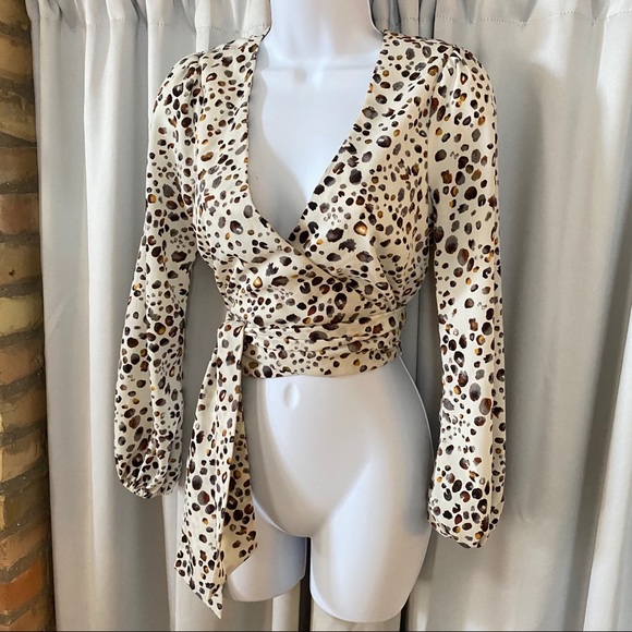 JOA Cropped Leopard Print Wrap Top - Picture 3 of 9